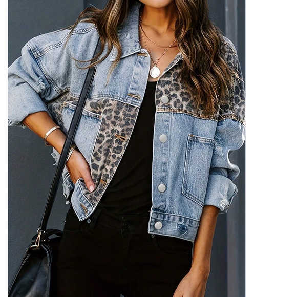 Light Wash Blue Leopard Print Button Down Pockets Denim jean jacket - Picture 5 of 5